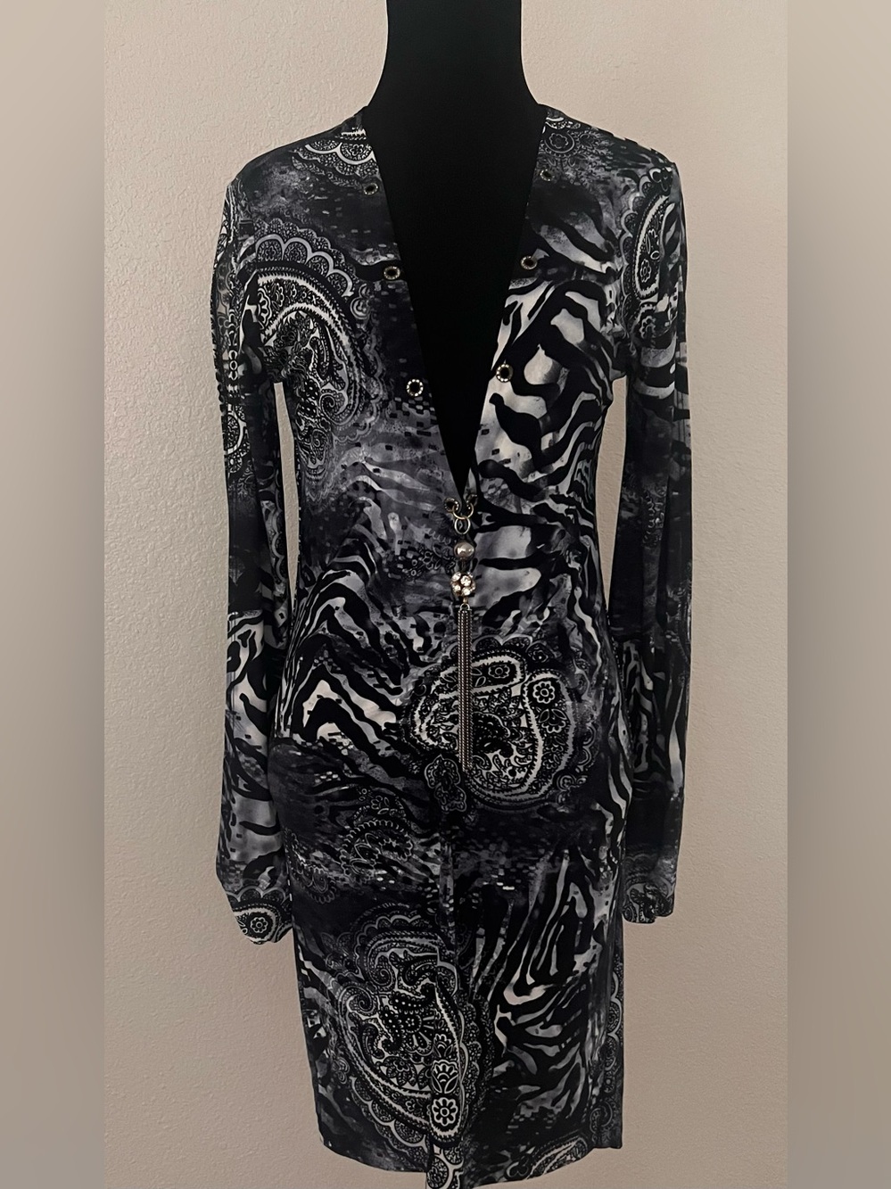 Savee Couture Black & White Paisley Zebra Print Long Sleeve Dress